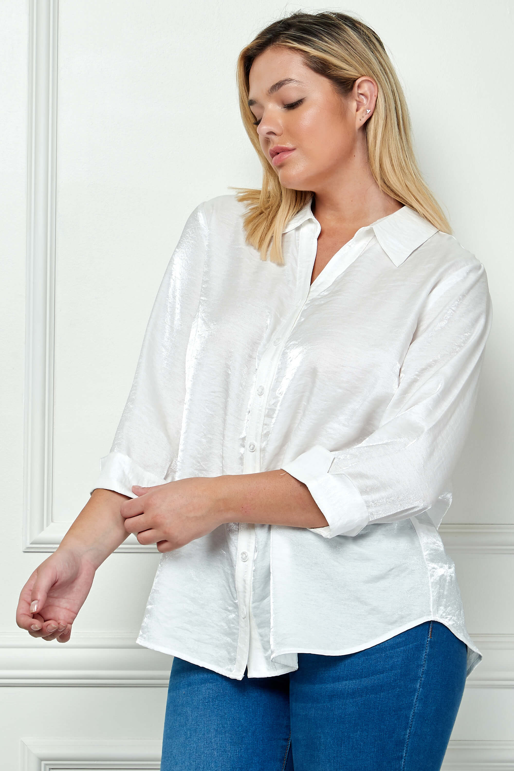 3/4 Notch Sleeve Button Front Spread Collar Blouse in White - Plus